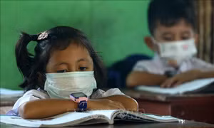 Indonesia đối mặt với thách thức xóa mù chữ