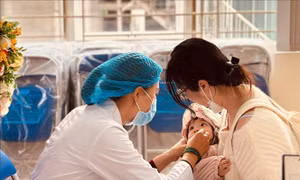 340.000 trẻ Hà Nội được uống Vitamin A trong chiến dịch đợt 2