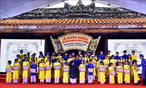 Thừa Thiên - Huế lần đầu tuyên dương 'Học sinh Danh dự toàn trường'