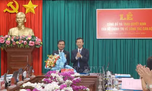 Trao quyết định chuẩn y chức vụ Phó Bí thư Tỉnh ủy Kon Tum cho đồng chí U Huấn