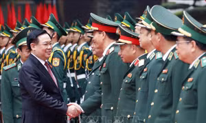 Chủ tịch Quốc hội thăm, chúc Tết tại Bộ Tư lệnh Bộ đội Biên phòng