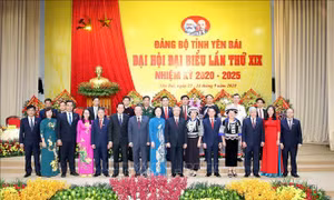 Đồng chí Trần Quốc Vượng dự khai mạc Đại hội Đảng bộ tỉnh Yên Bái lần thứ XIX