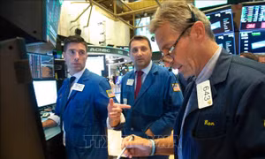 Chốt phiên giao dịch 16/11, Dow Jones áp sát ngưỡng 30.000 điểm