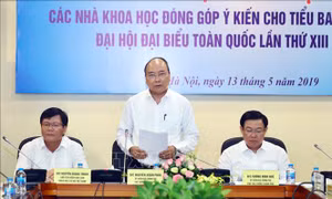 Các nhà khoa học đóng góp ý kiến cho Tiểu ban Kinh tế- Xã hội Đại hội Đại biểu toàn quốc lần thứ XIII của Đảng