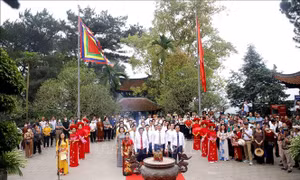 Lễ giỗ Đức Quốc Tổ Lạc Long Quân và dâng hương tưởng niệm Tổ Mẫu Âu Cơ