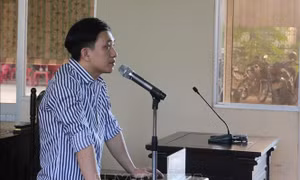 Lĩnh án 12 năm tù vì dùng sổ đỏ giả để lừa đảo