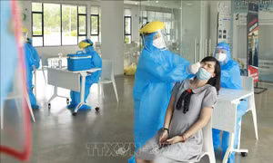 Vĩnh Phúc khen thưởng tập thể, cá nhân có thành tích xuất sắc trong chăm sóc, điều trị F0 tại nhà 