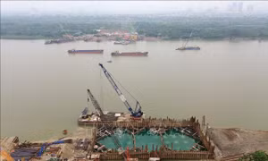 Hà Nội điều chỉnh giao thông đường Nghi Tàm phục vụ thi công cầu Tứ Liên