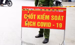 Tuyên Quang: Phát hiện người trốn trong cốp xe tại chốt kiểm dịch
