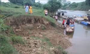 Sạt lở hơn 1,4km đê tả sông Bưởi ở Thanh Hóa 