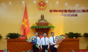 Thủ tướng phê chuẩn bầu bổ sung hai Phó Chủ tịch tỉnh Hòa Bình