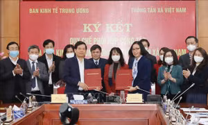 Tăng cường phối hợp công tác giữa Ban Kinh tế Trung ương và Thông tấn xã Việt Nam