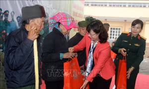 'Xuân biên cương vui Tết quân dân' ở Lào Cai
