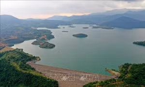Tìm thấy thi thể người phụ nữ sau 3 ngày rơi xuống thác nước