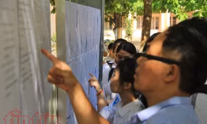 Hà Nội hạ điểm chuẩn vào lớp 10 chuyên và chương trình thí điểm song bằng
