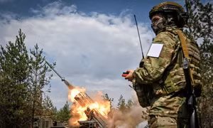 Nga đẩy mạnh tấn công Donetsk, Ukraine nguy cơ mất tuyến phòng thủ chiến lược