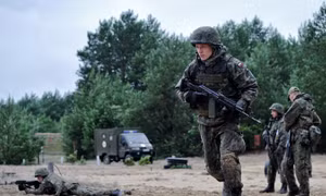 Ba Lan thay đổi học thuyết quốc phòng do xung đột Nga - Ukraine
