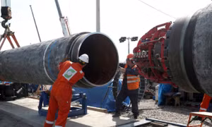 Đức gặp khó vì lệnh trừng phạt dầu khí Nga