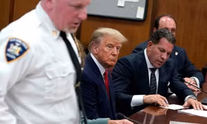 Mỹ chia rẽ chính trị về vụ truy tố hình sự cựu Tổng thống Trump