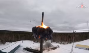 Liệu THAAD có thể đánh chặn tên lửa siêu vượt âm Oreshnik của Nga?