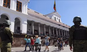 Ecuador bất ngờ đình chỉ miễn thị thực cho công dân Trung Quốc