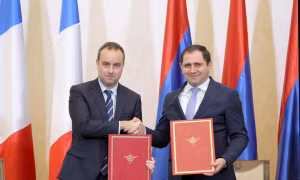 Azerbaijan cảnh báo Armenia và Pháp sau thương vụ mua bán pháo tự hành CAESAR