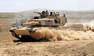 Mỹ tăng cường xe tăng, xe bọc thép ở sườn phía Đông NATO gây rủi ro cho Nga