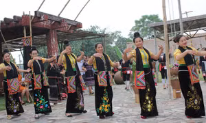 Bắt đầu chuỗi sự kiện văn hóa, nghệ thuật 'Bài ca kết đoàn'