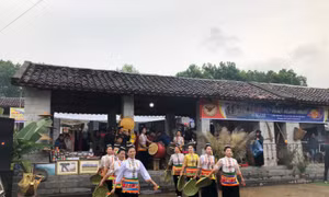 ‘Xuân sum họp’ tại Làng Văn hóa Du lịch các dân tộc Việt Nam