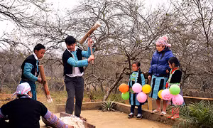 Có thể lùi ngày Tết người Mông, nhưng nên giữ nguyên bản sắc văn hóa 