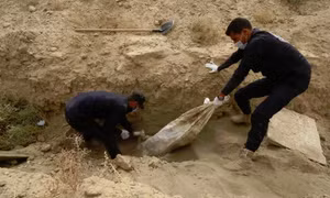 Phát hiện hố chôn tập thể 4.000 dân thường tại thành trì IS cũ ở Syria