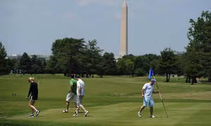 Tham vọng của Tổng thống Trump với sân golf bình dân ở Washington gây tranh cãi lớn