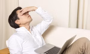 Làm việc tại nhà, người Nhật mệt mỏi vì không có thời gian nghỉ