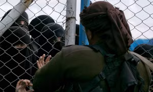 SDF tăng cường canh gác nhà tù IS sau cái chết của thủ lĩnh Baghdadi