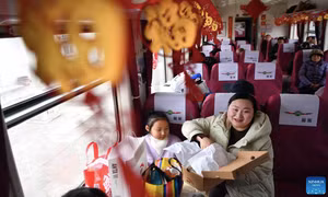 Trung Quốc tăng cường chuyến tàu kỷ lục đáp ứng cơn sốt di chuyển Tết Nguyên đán