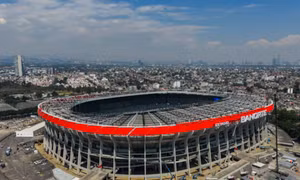 Giá vé World Cup ngoài tầm với, giấc mơ cổ vũ xa vời với người Mexico