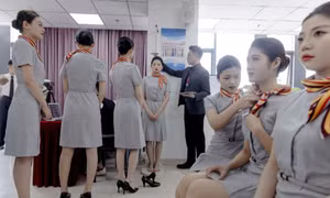 Trung Quốc mở cửa trở lại, nhiều hãng hàng không đau đầu với việc tuyển dụng tiếp viên 