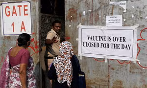 New Delhi đóng cửa 125 trung tâm tiêm chủng vì ‘cạn’ vaccine