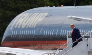 Cựu Tổng thống Donald Trump tới Florida đối mặt với các tội danh hình sự