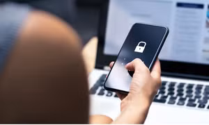 Các ngân hàng Singapore ngăn khách hàng 'sập bẫy' lừa đảo như thế nào
