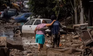 Thảm họa mưa lũ ở Mexico: Nhà cửa và người dân bị cuốn trôi trong phút chốc