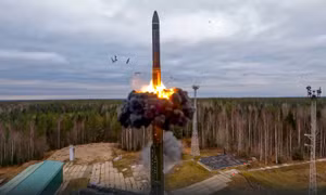 Tổng thống Putin nêu lý do Nga buộc phải để mắt đến tiềm năng hạt nhân của NATO 