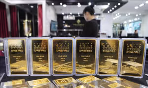Giá vàng vẫn neo trên mốc 5.000 USD/ounce