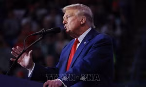 Ông Trump chật vật trong cuộc chiến trở thành tâm điểm truyền thông với bà Harris