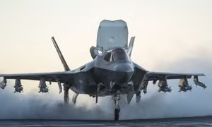 Vì sao Mỹ lặng lẽ điều tàu sân bay chở F-35 tới Thái Bình Dương?