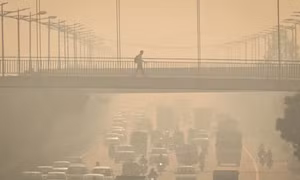 Lễ hội ánh sáng Diwali phủ bóng đen ô nhiễm lên bầu trời New Delhi