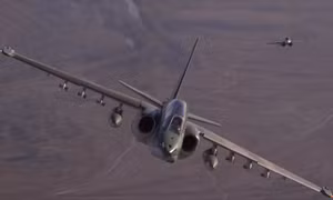 Cận cảnh chiến đấu cơ Su-25 và Su-34 Nga ‘song kiếm hợp bích’ phô diễn sức mạnh