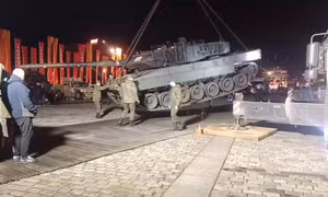 Nga trưng bày ‘chiến lợi phẩm’ mang về từ Ukraine để kỷ niệm Ngày Chiến thắng
