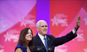Phó Tổng thống Mỹ Mike Pence sẽ công khai tiêm vaccine ngừa COVID-19