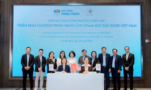 FPT Long Châu hợp tác cùng Domesco để mở rộng giải pháp chăm sóc sức khỏe
